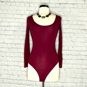 ✨Ambience Apparel- Maroon Bodysuit Top Size Small ✨🌹